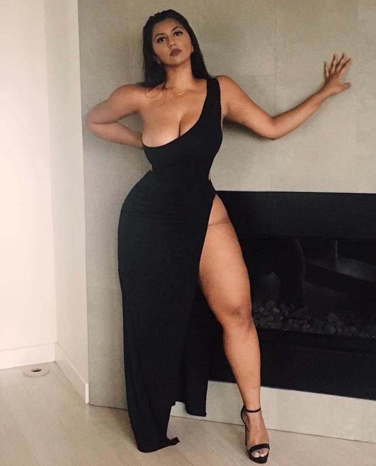 Click to view full size Thic Desi goddess