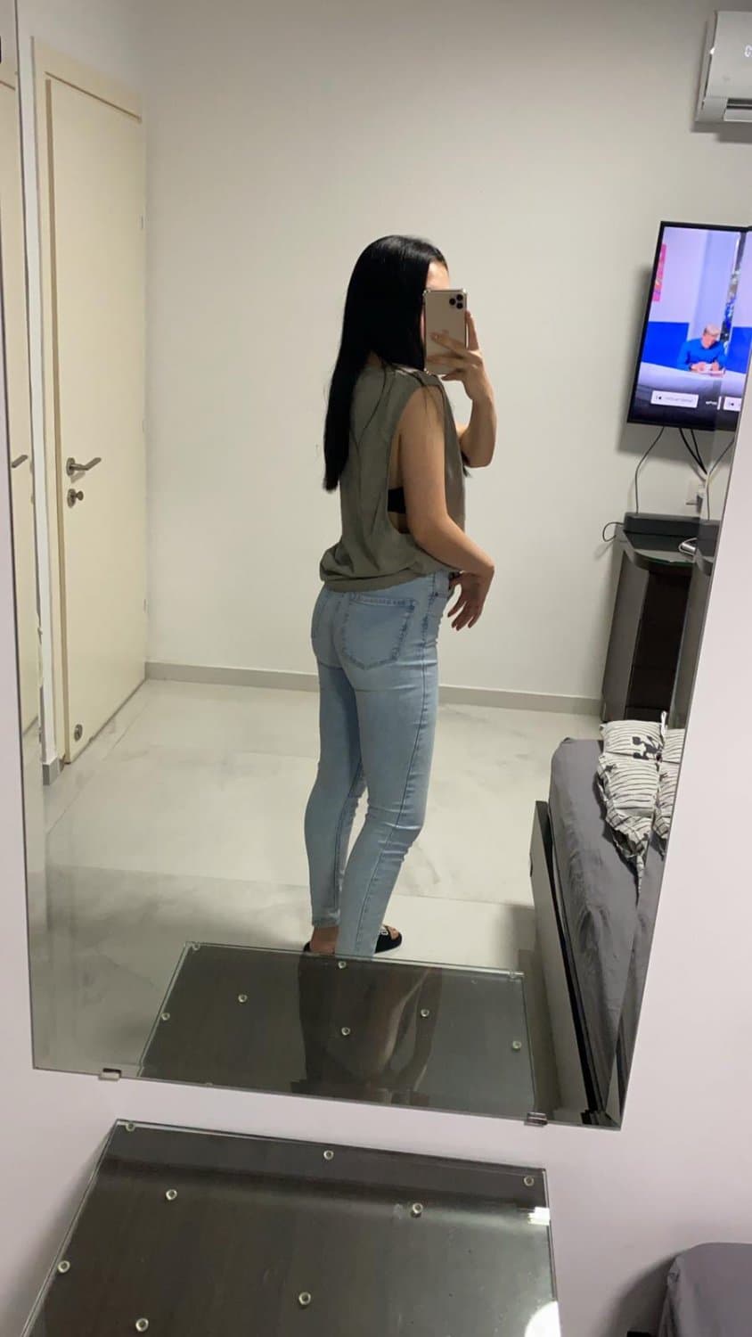 Click to view full size Israeli girl