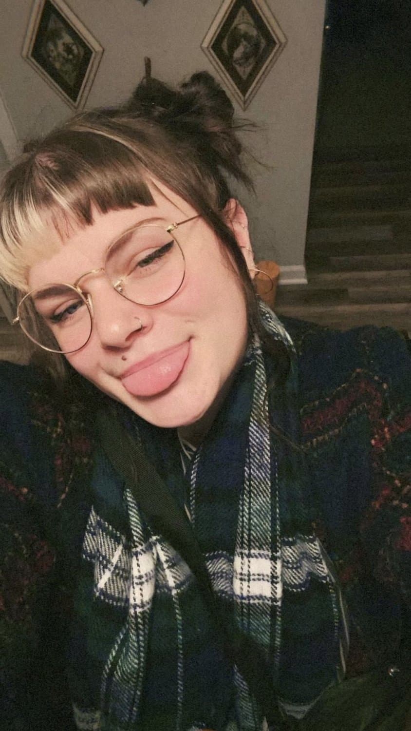 Click to view full size Fat Breasted Alt Girl