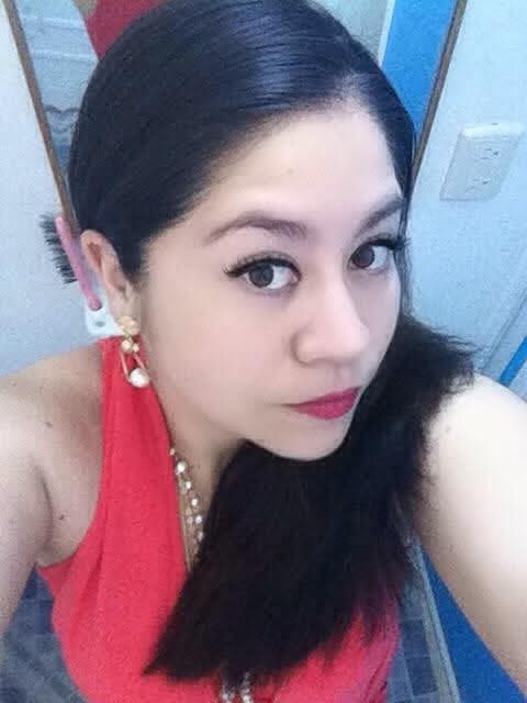 Click to view full size Como cuando la Milf ganosa te dice, mi marido no esta en casa, la Mekis en acción.