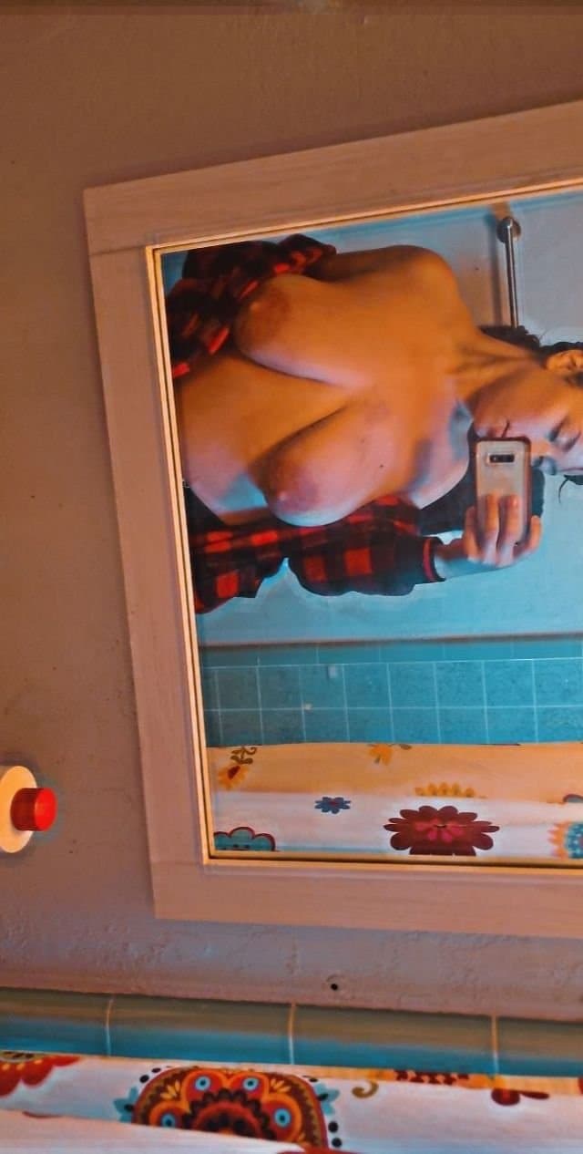 Click to view full size Big titty milf I fucked from Sacramento area.