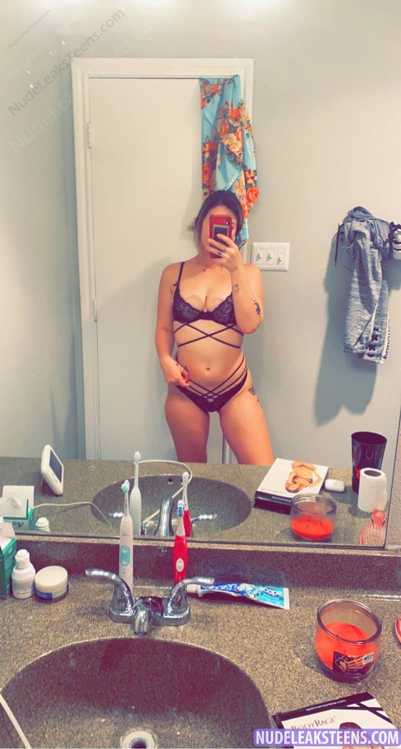 Click to view full size She touch her pussy on snapchat LEAKED