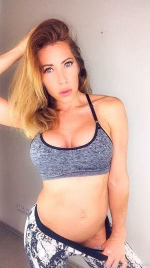 Click to view full size MissKKYour Friends Hot MomKelly Jenson