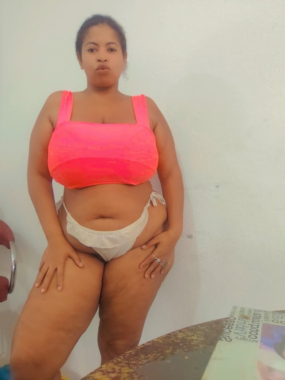 Click to view full size Gordinha tarada e safada