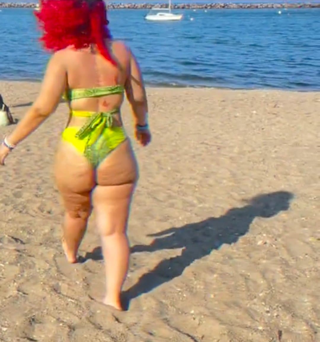 Click to view full size She knows know to show that body off