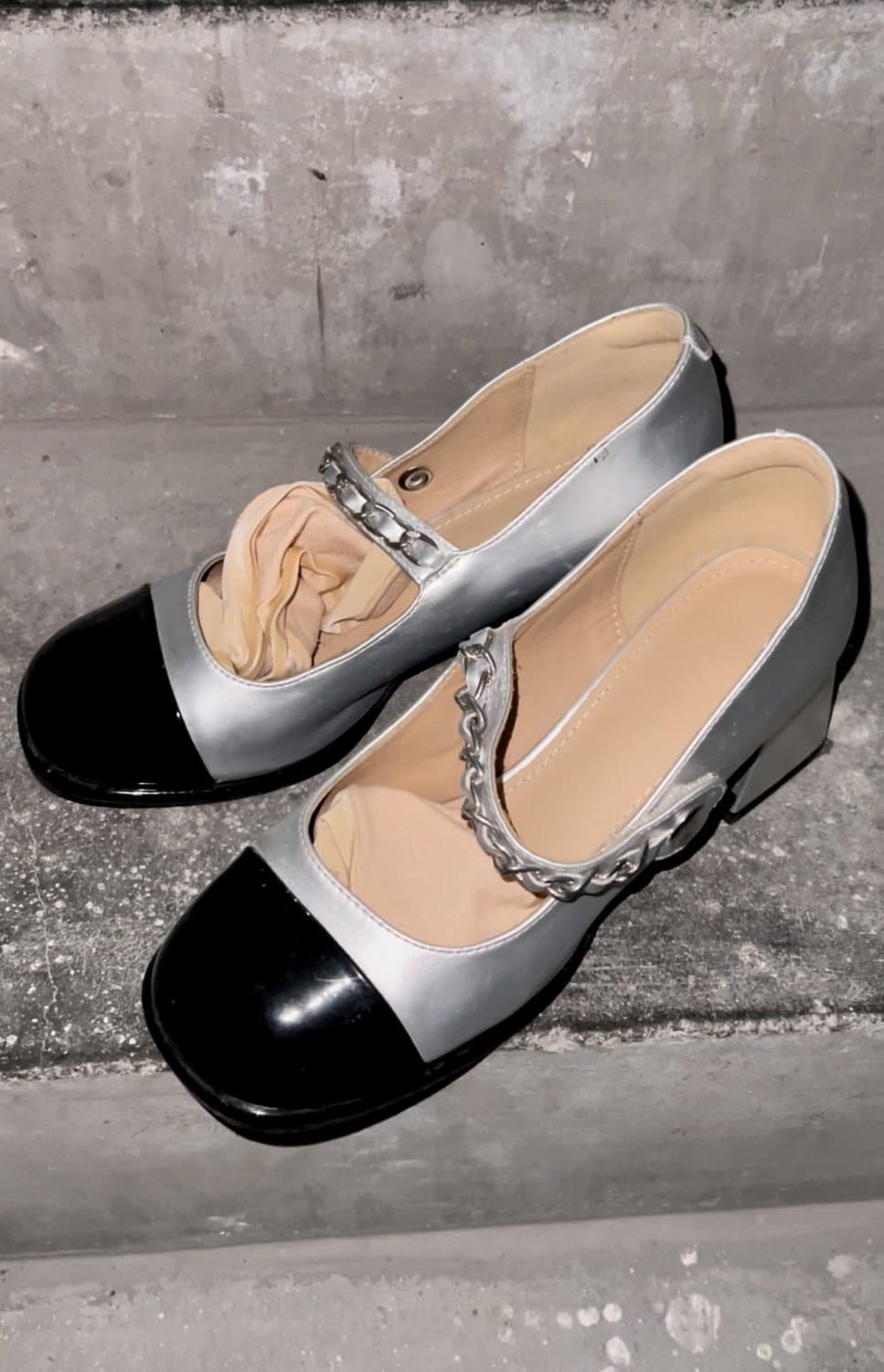 Click to view full size Chinese feet / socks / shoes.