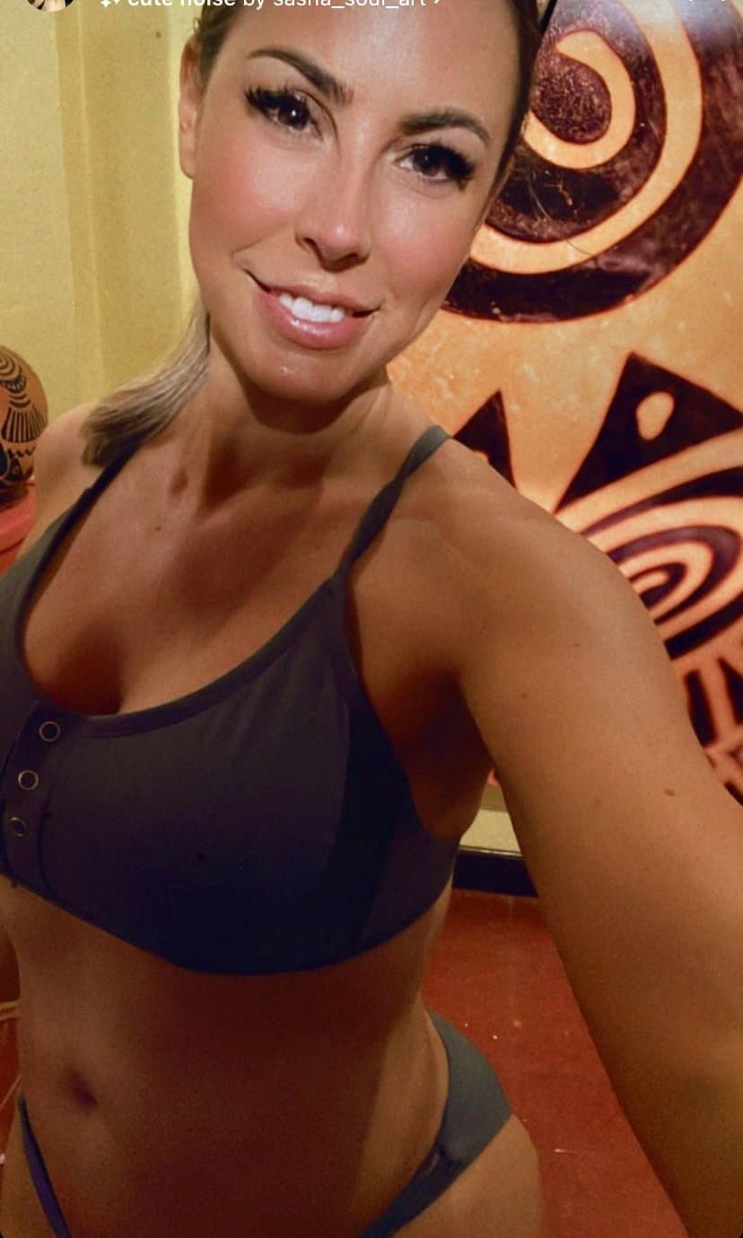 Click to view full size Texas hotwife Robyn fields