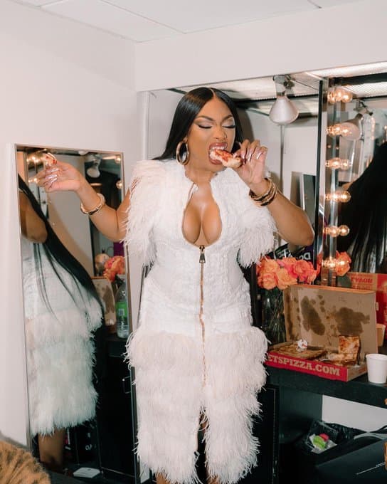 Click to view full size Tiddies Here