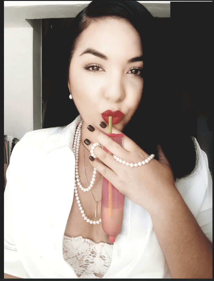 Click to view full size Israeli cumslut smokes and takes cum and cock from condoms