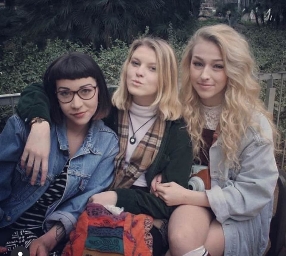 Click to view full size The bimbofication of Courtney Young. Kik: shortp9 to goon with me