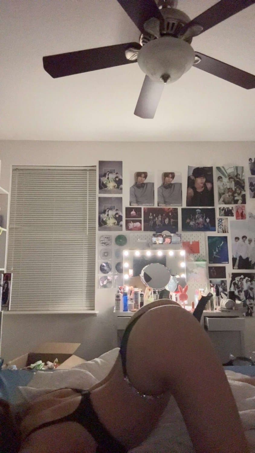 Click to view full size Rate this arch❗️petites little cute abg shows off her amazing arch with VS set on leak on Snapchat