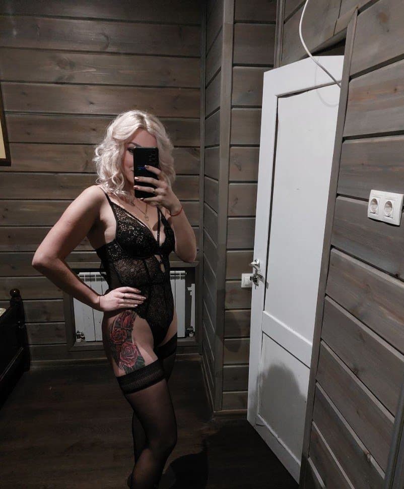 Click to view full size Sexy Russian milf sexwife Alina