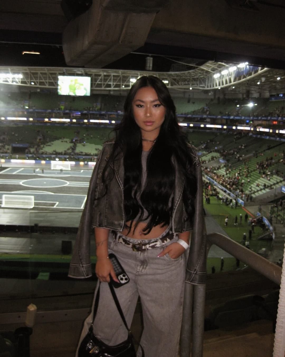 Click to view full size Annie hikari