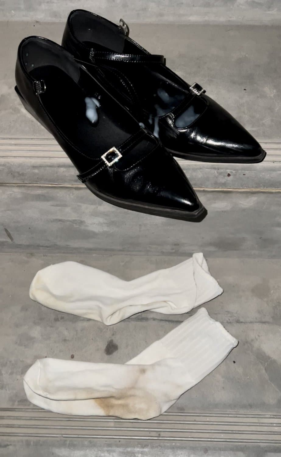 Click to view full size Chinese feet / socks / shoes.