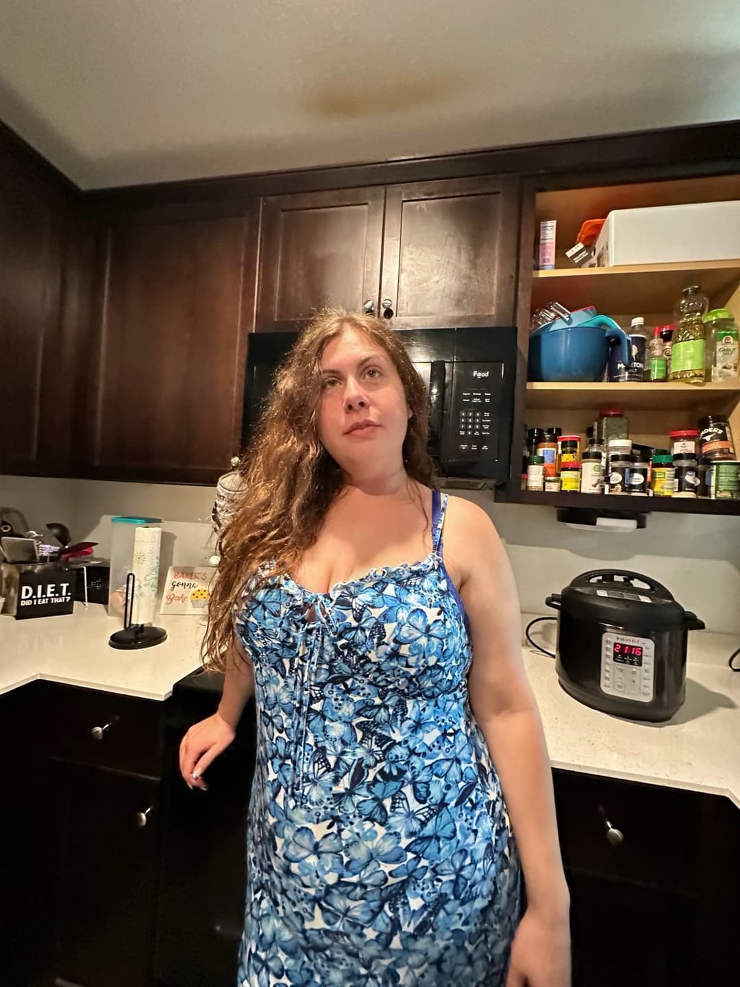 Click to view full size CAUGHT CREEPSHOTS Friends Fat ass Pawg mom catches you and lets you eat her ass and anal fuck slut