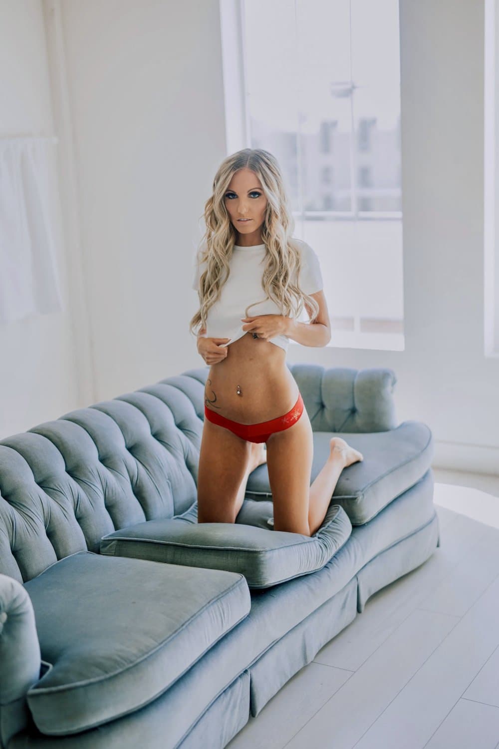 Click to view full size Intensely gorgeous blonde tatted milf to be boudoir