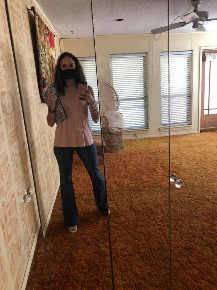 Click to view full size Was nice of her friend to give her a shot out before she showed her titties for the G G W camera