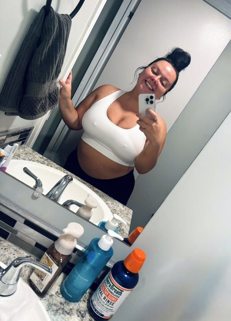 Click to view full size Ashlee (more of the Buttslut)