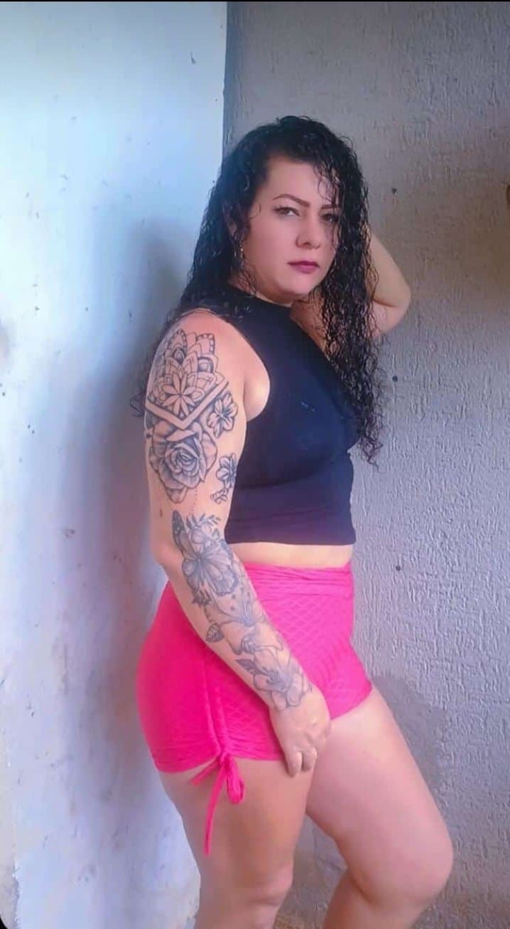 Click to view full size Esta puta me vende contenido exclusivo?maría