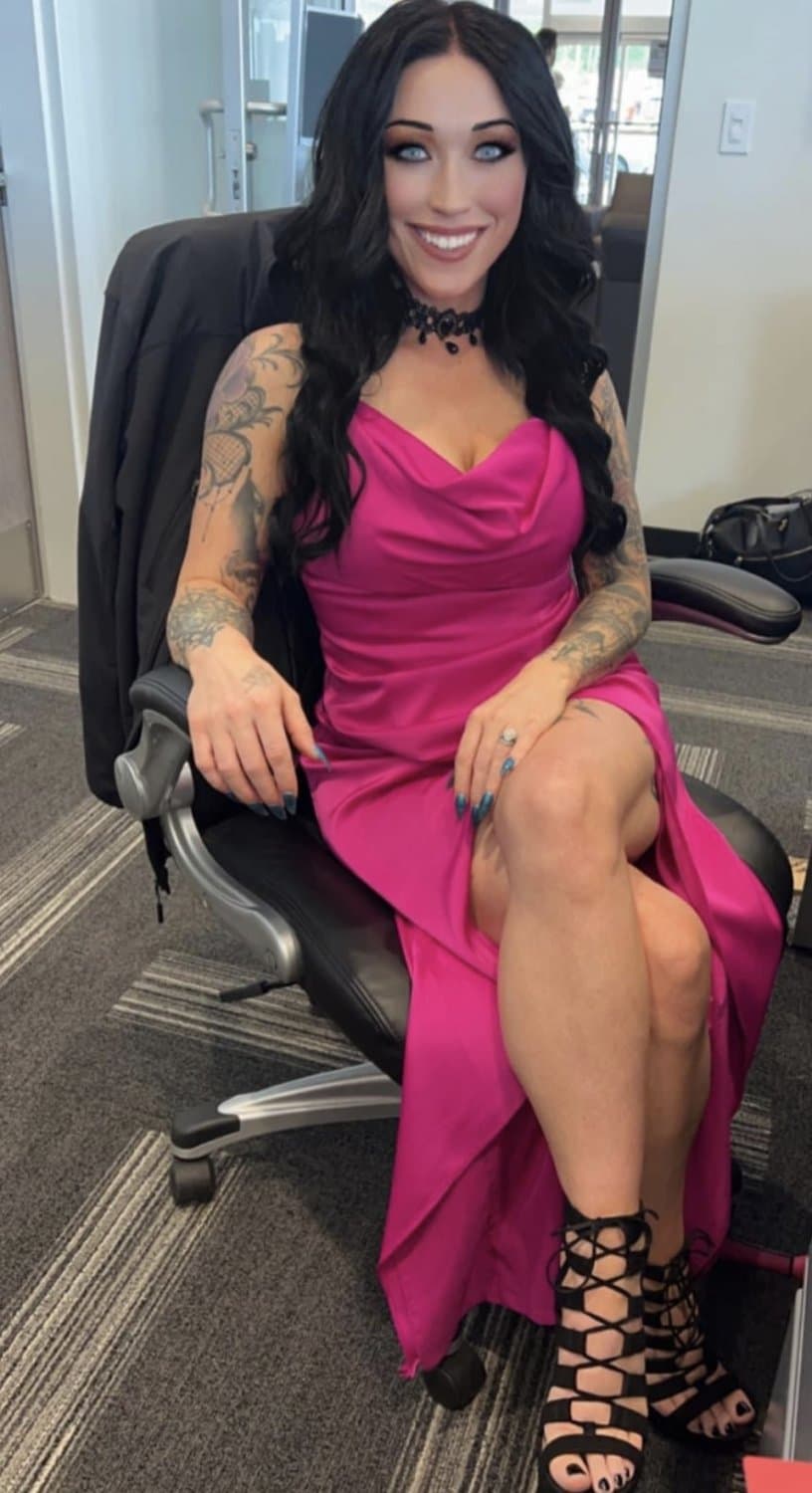 Click to view full size GA TikTok Goth Slut Pierced & Tatted LeAkEd