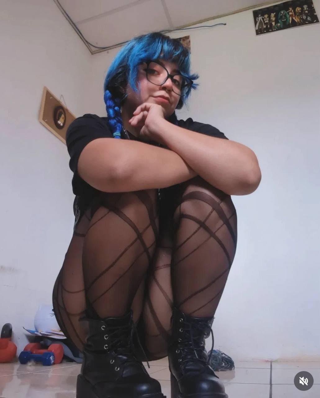 Click to view full size Misa gotica culona