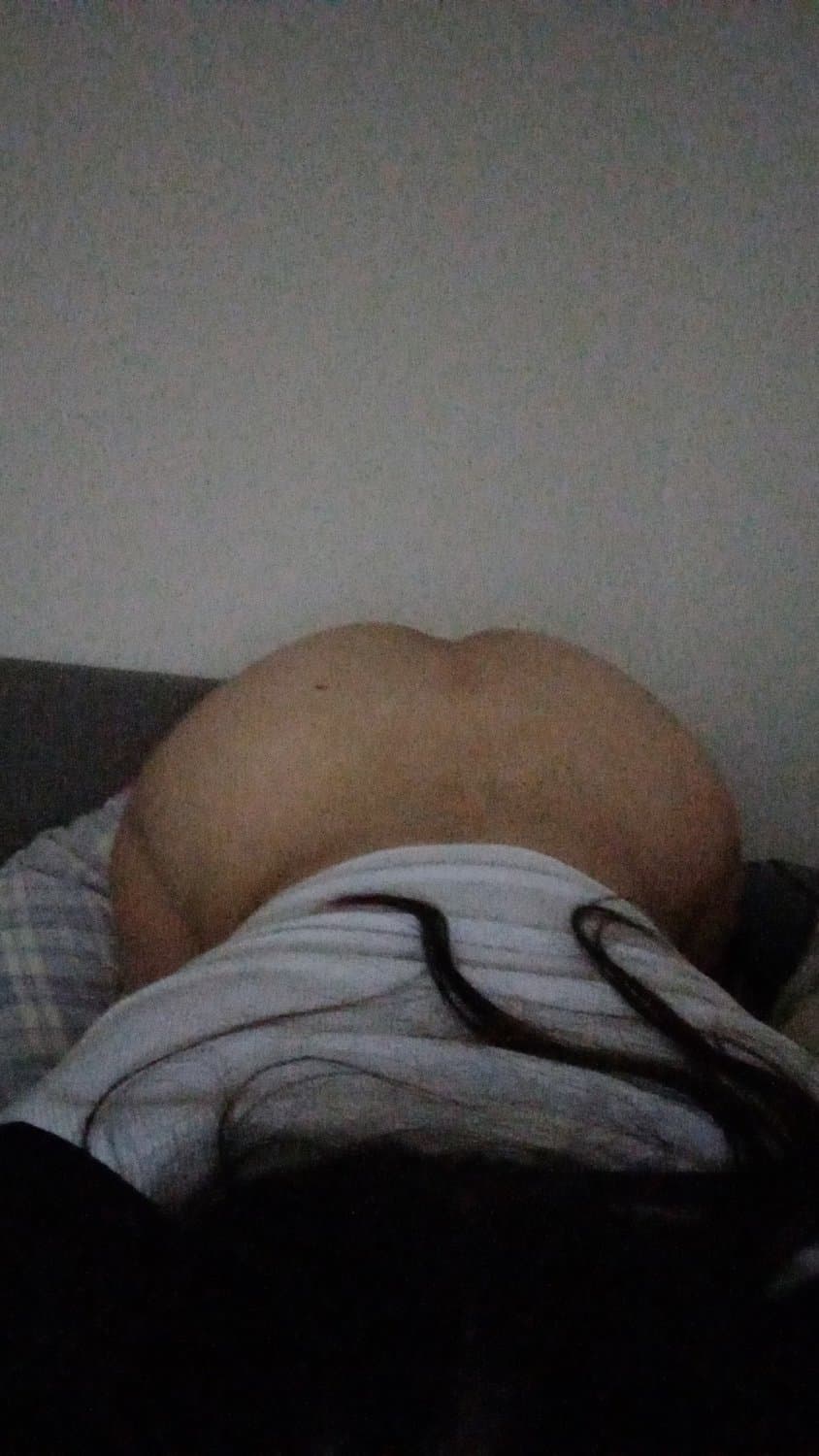 Click to view full size Iris, a mais gostosa desse site, gozem bastante pra ela seus punheteiros!