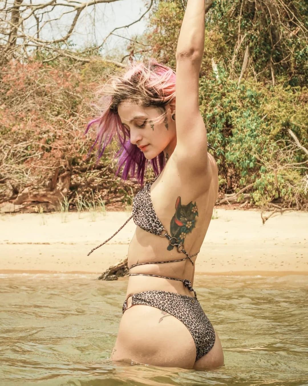 Click to view full size d4rry petite tattoed girl OF