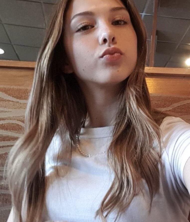 Click to view full size Iris from Oklahoma giving us a view of her young tits