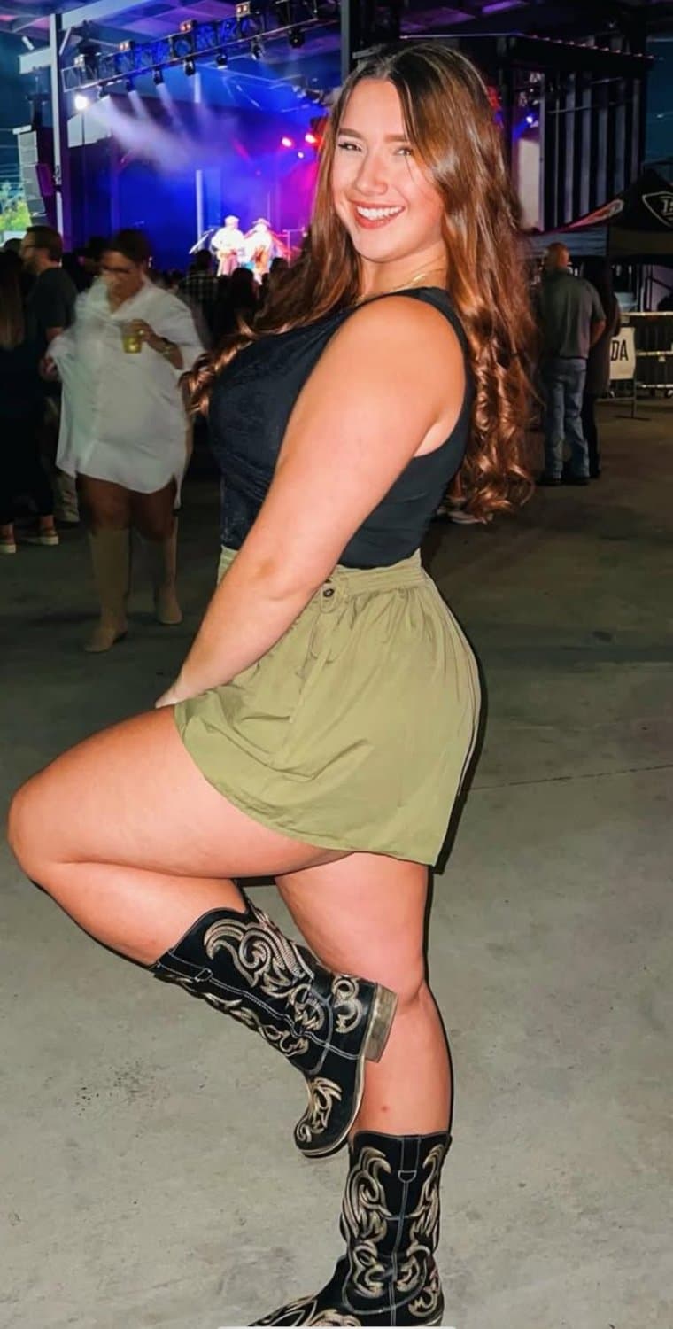 Click to view full size Sarah Learning to be a Webslut the last few years