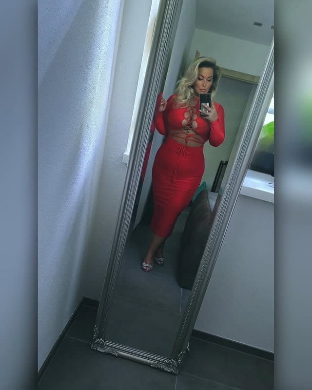 Click to view full size Blonde bosnian serb curvy slut with big boobs and fat ass loves Muslim cock