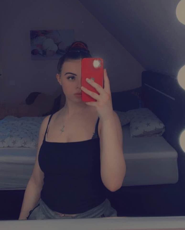 Click to view full size Cute German teens Lea and Lea