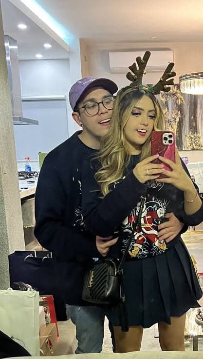 Click to view full size Juan y Ari video filtrado xxx?