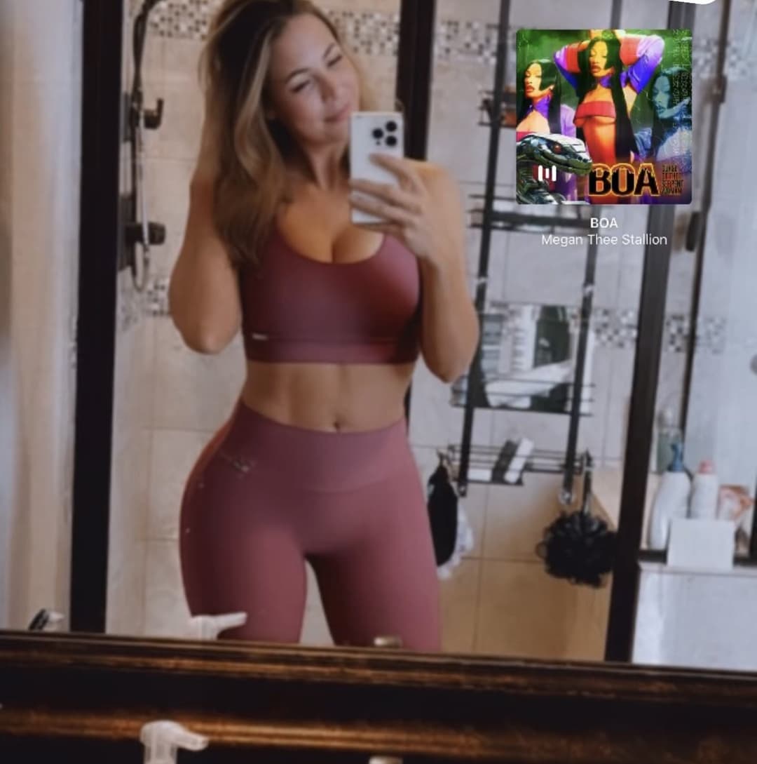 Click to view full size Texas hotwife Robyn Fields