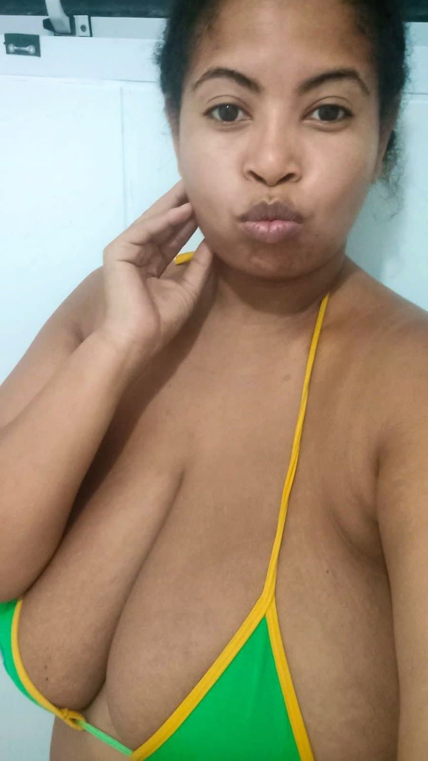 Click to view full size Gordinha tarada e safada