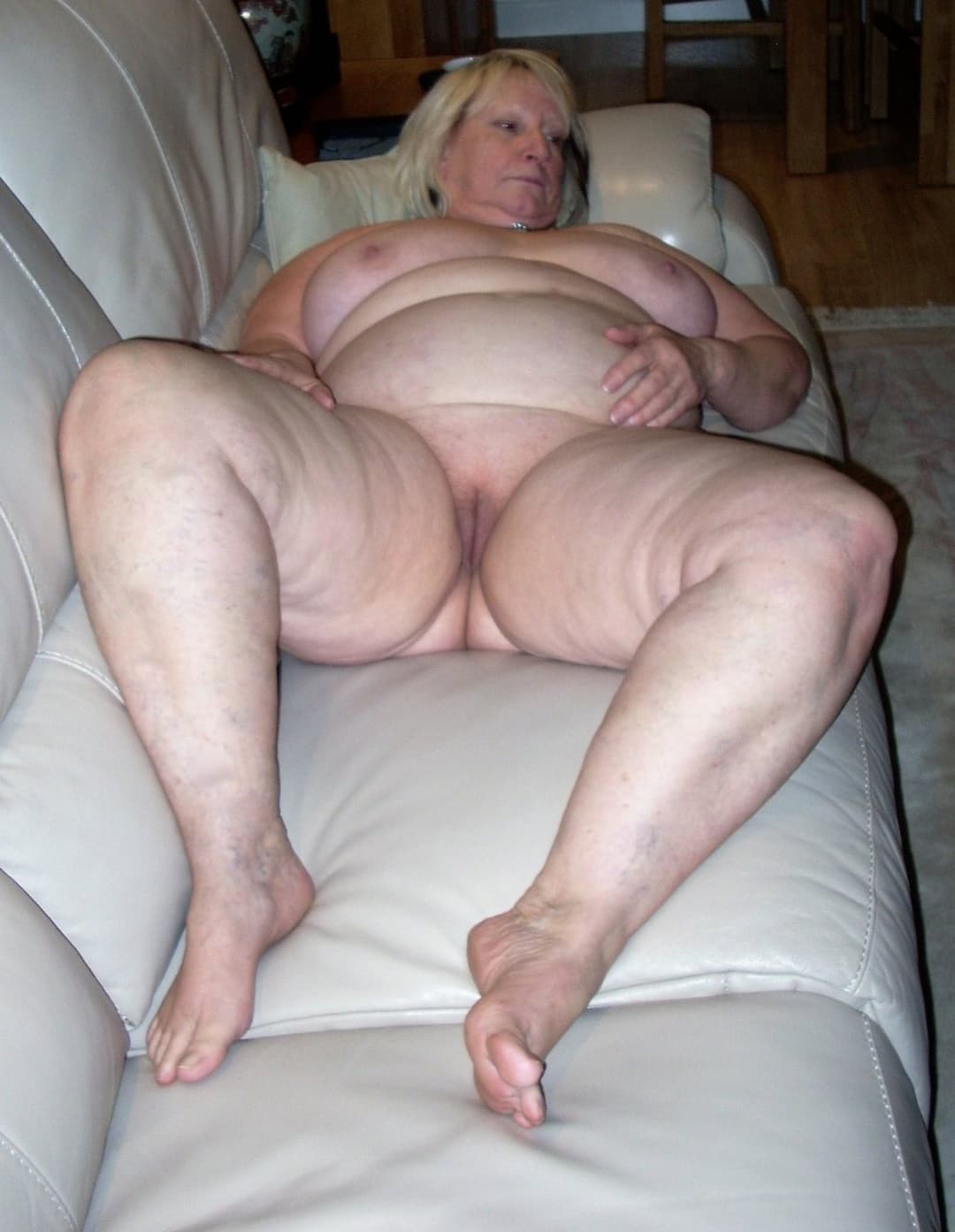 Click to view full size Fat UK Pawg, Sam