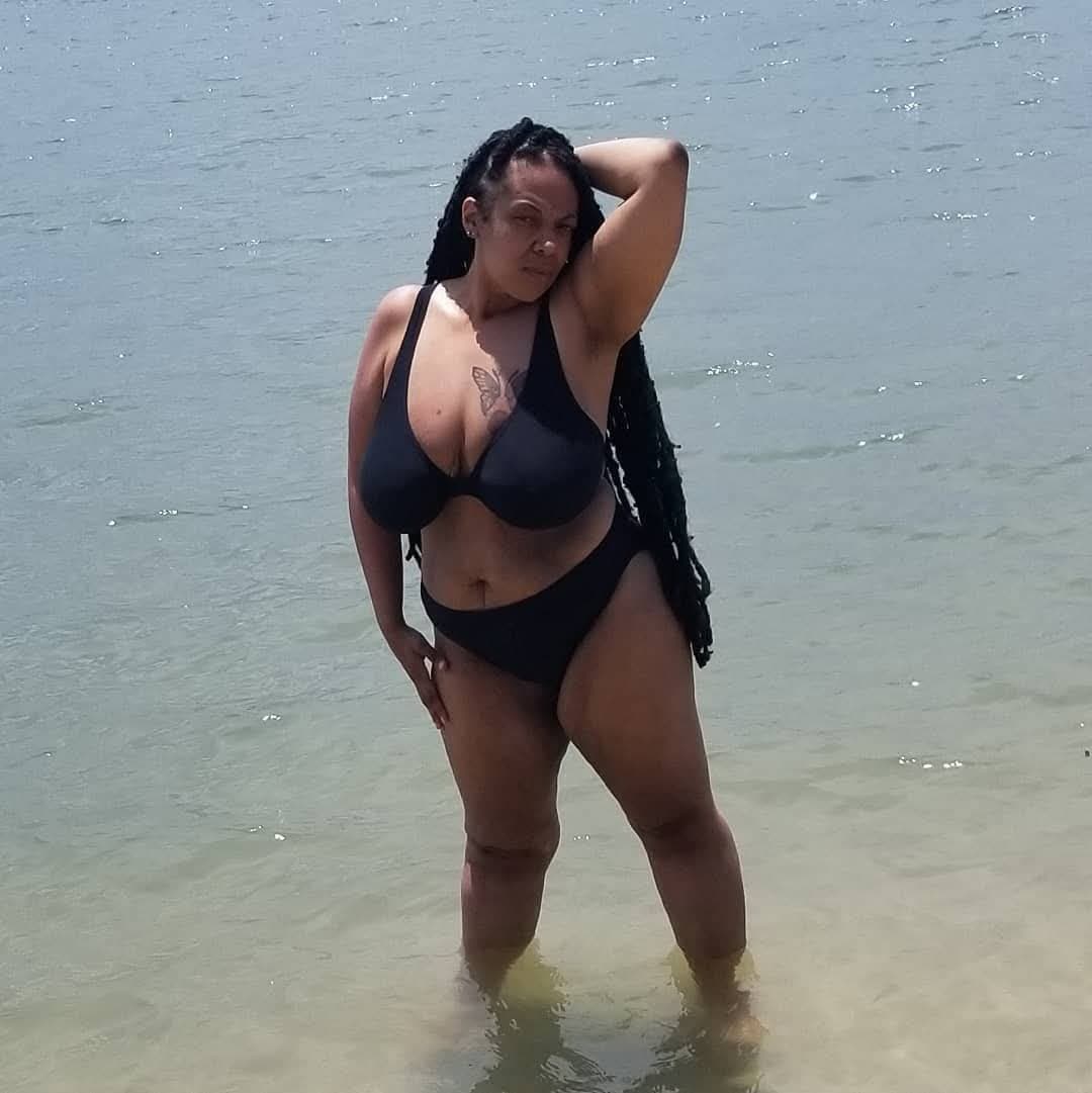 Click to view full size Redbone ebony auntie that got the if We go to the hotel we FUCKIN video & I would not pull out 134