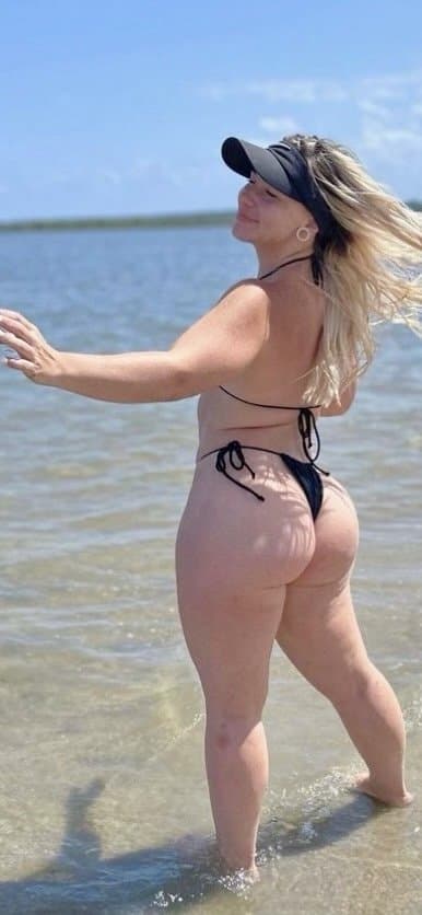 Click to view full size Fitness milf Skylynn marrie