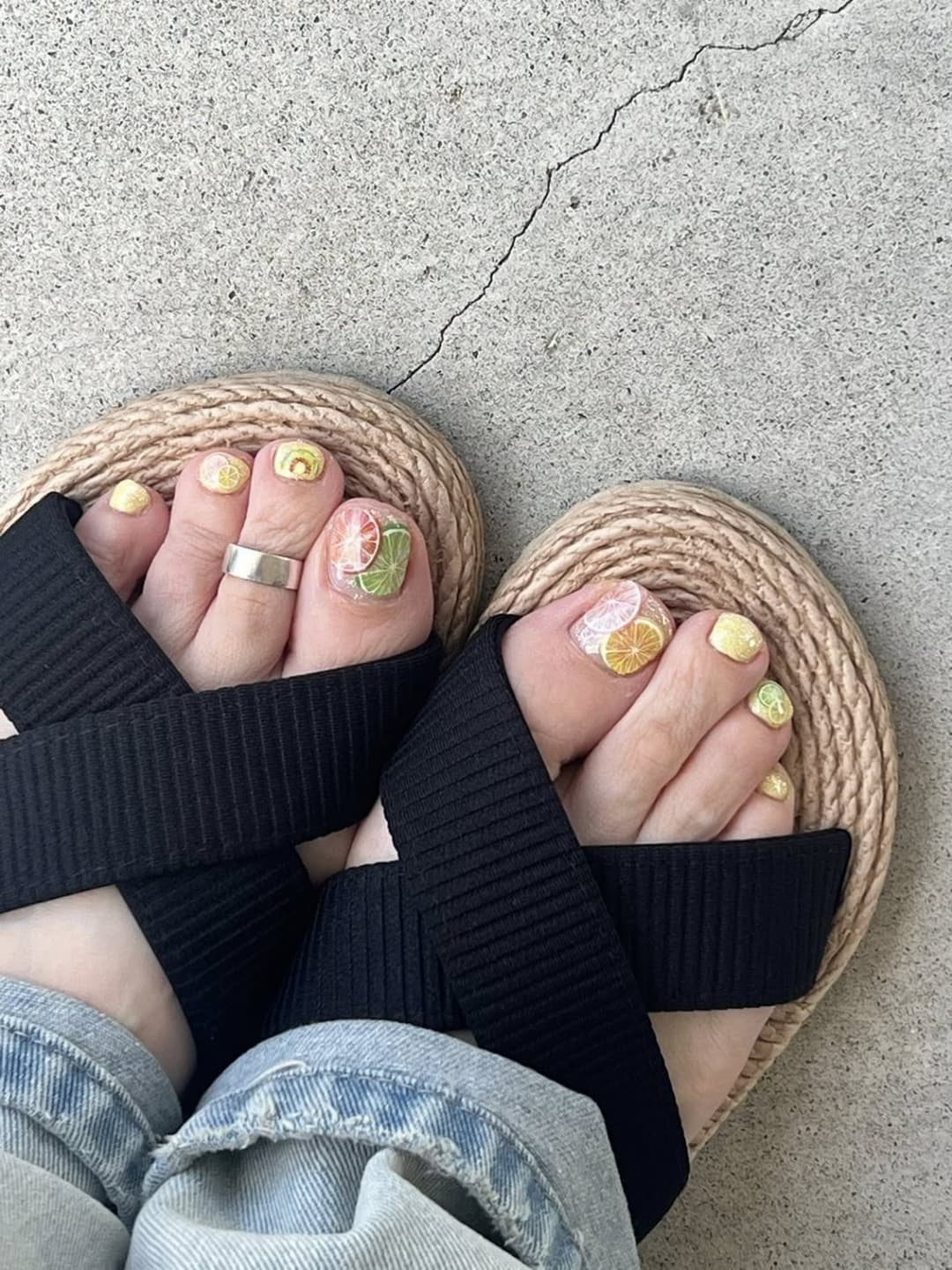 Click to view full size Asian shoes / feet / socks & cum