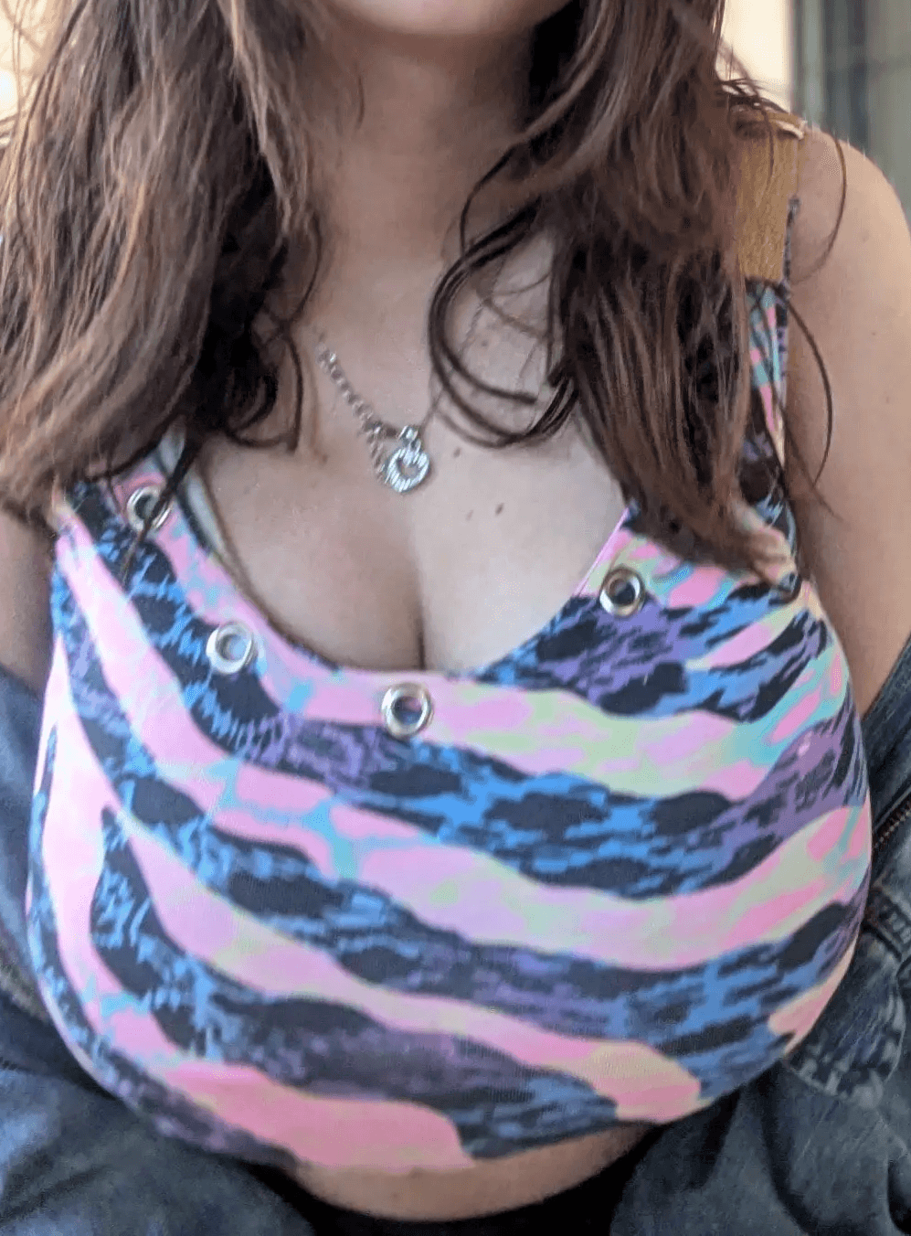 Click to view full size Lindas19??