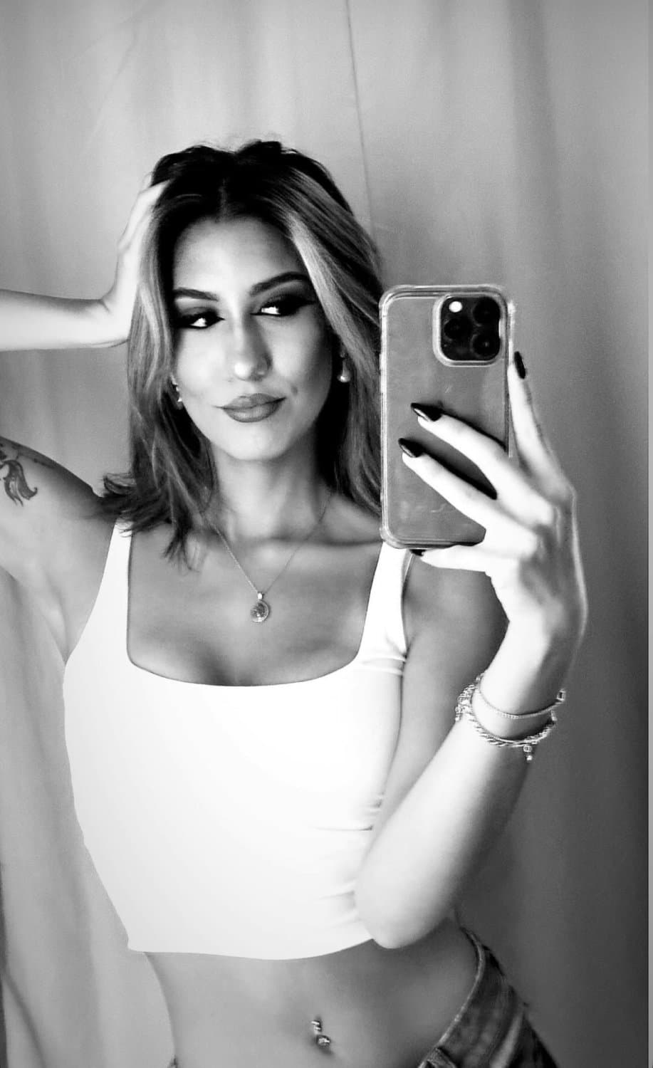 Click to view full size Hot Latina has cute features