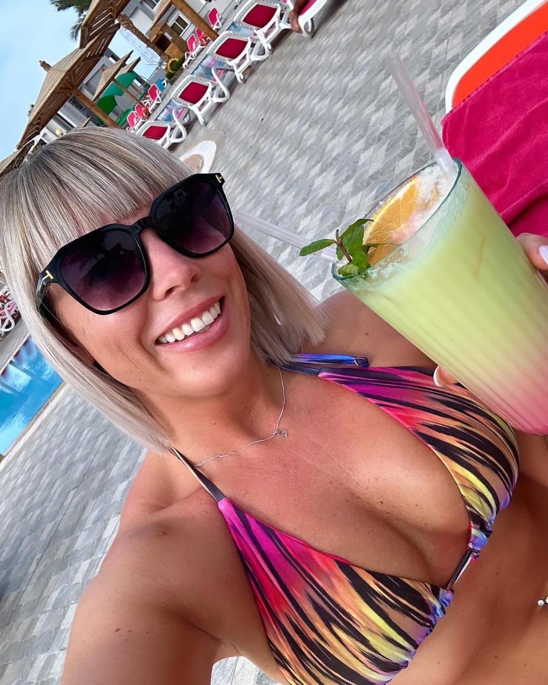 Click to view full size Local Girl Holiday Photos