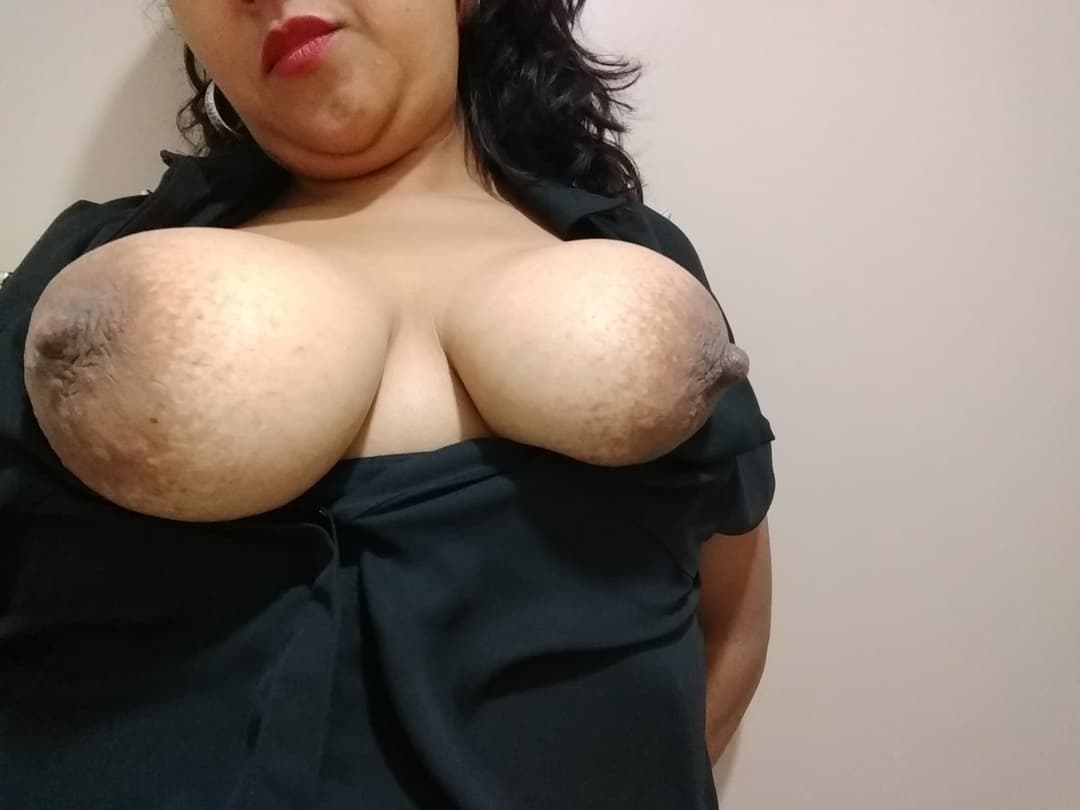 Click to view full size La esposa de mi hermano es exhibicionista