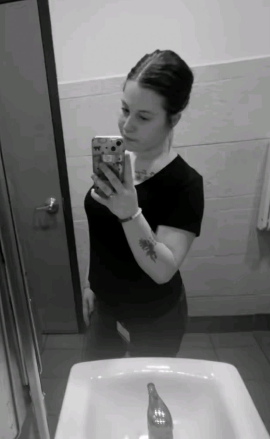 Click to view full size 19 yr old mady