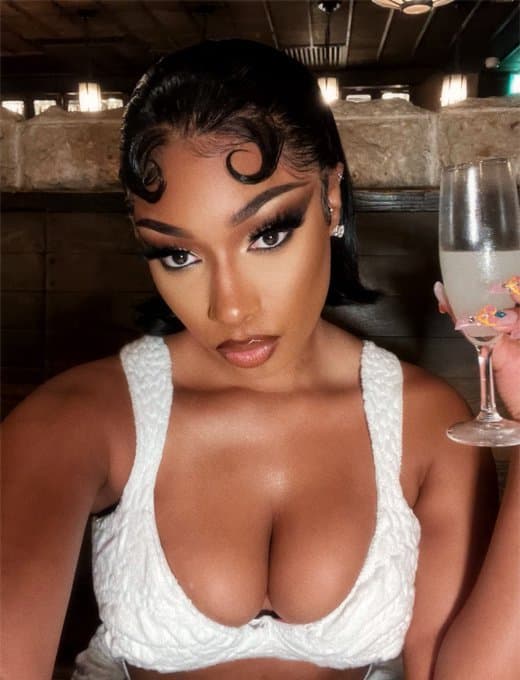 Click to view full size Tiddies Here