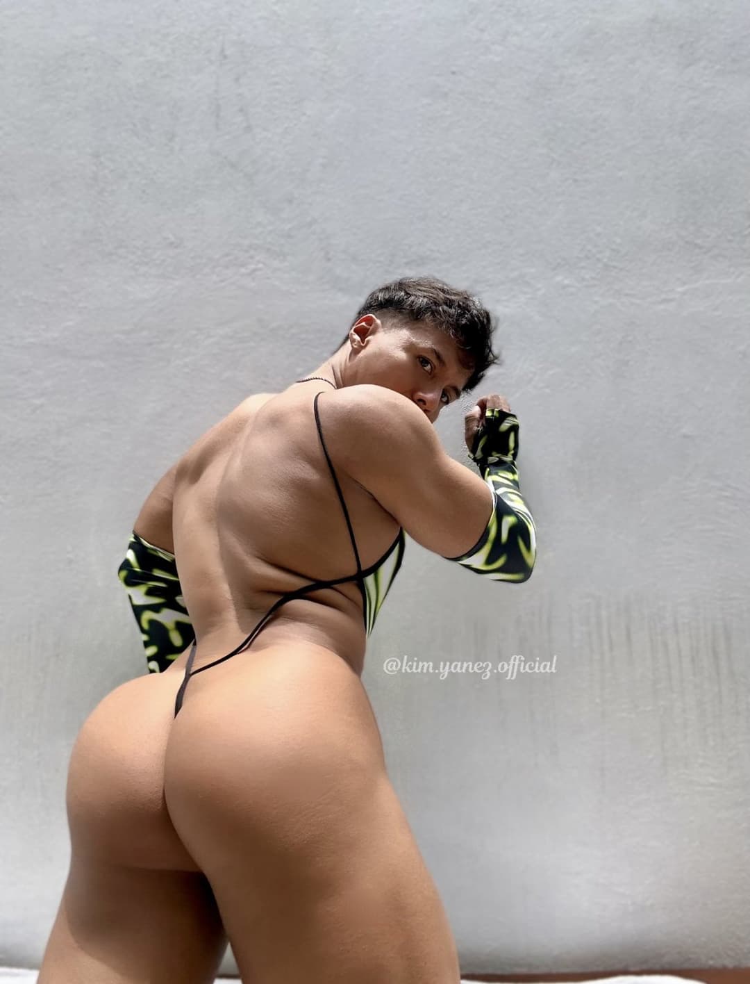 Click to view full size KIM YAÑEZ ?? MUSCULAR ASS ????