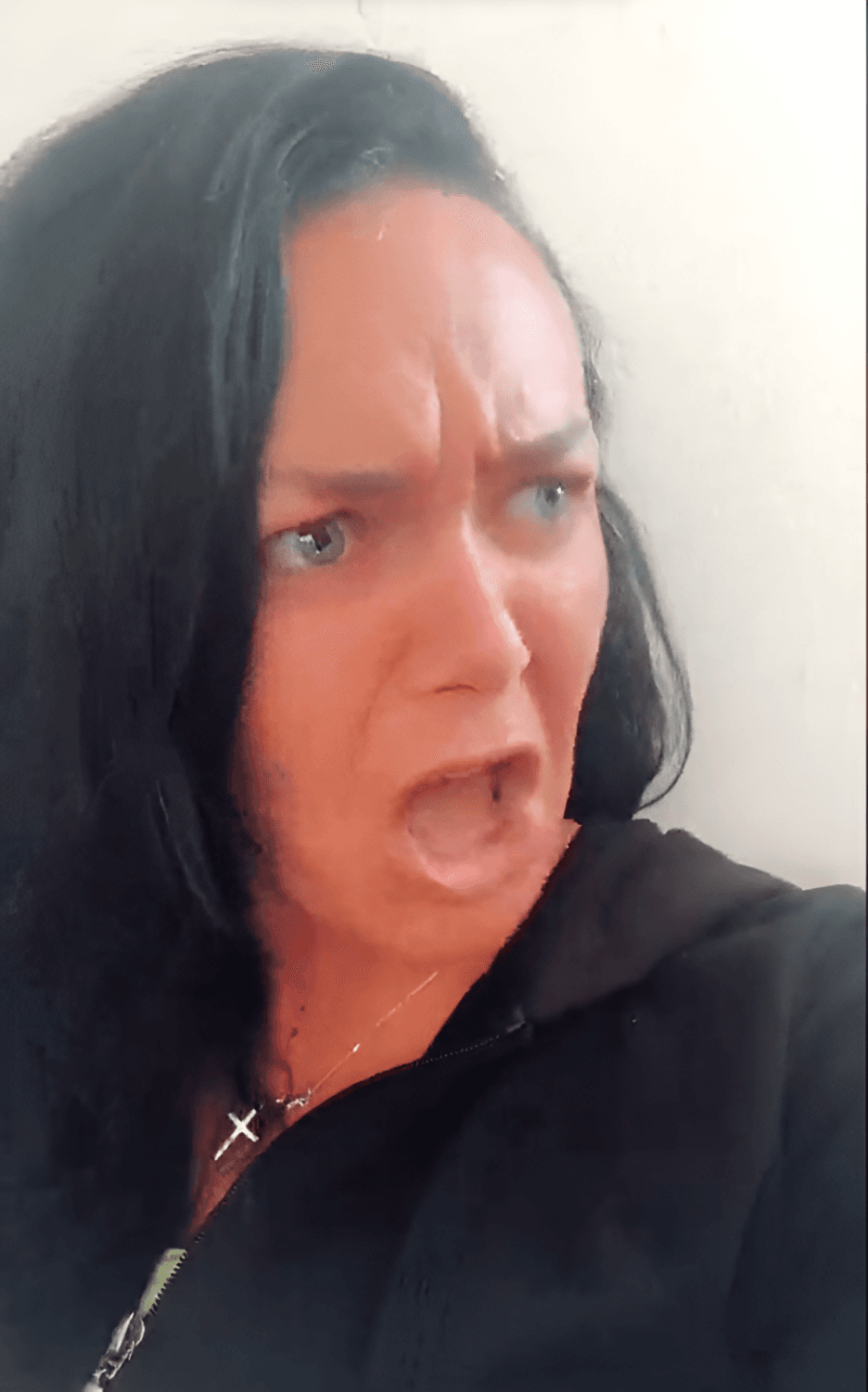 Click to view full size German Lara R. filthy milf slut soon maybe camshows