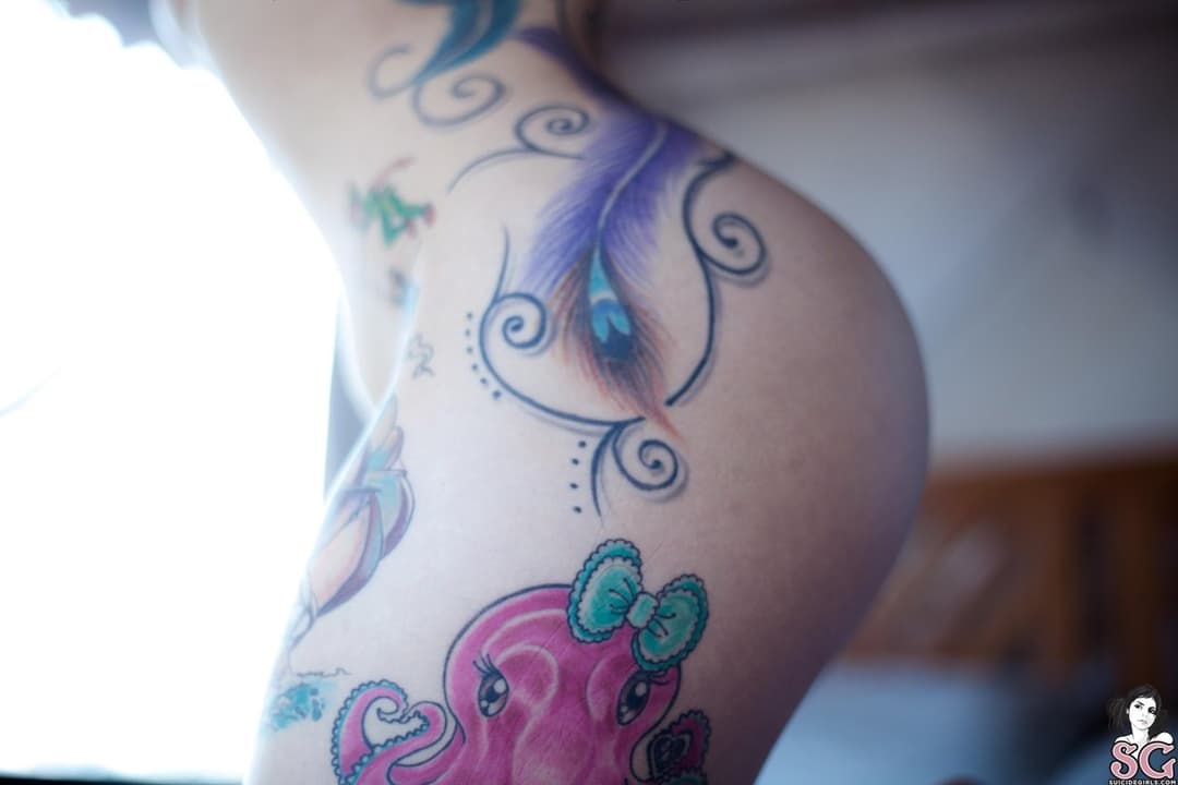 Click to view full size J33h G0d35s - Pleasure to Kill (Ago 19, 2015)