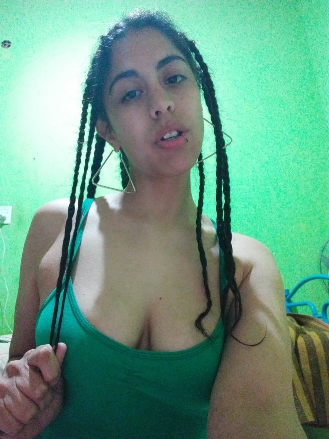 Click to view full size Carla bravo