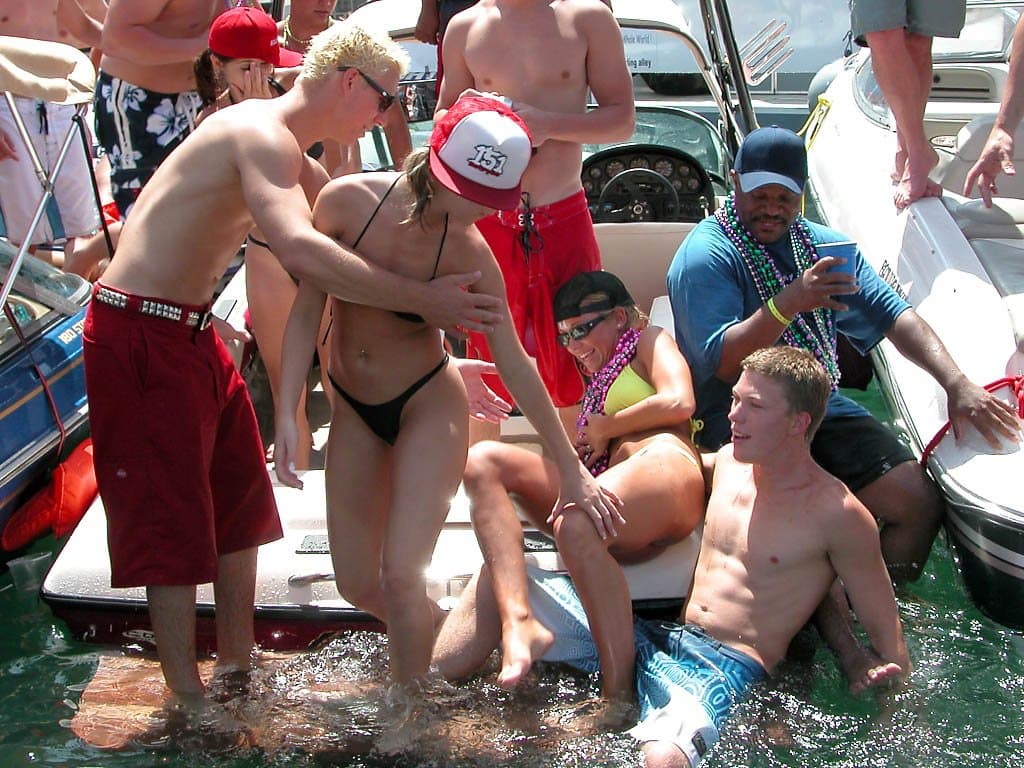 Click to view full size Unknown Hottie, Lake Havasu Memorial Day Weekend 2003 Pt. 2