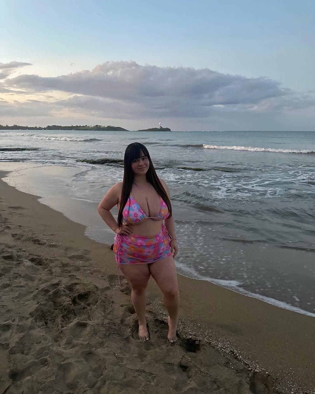 Click to view full size Curvy latina slut is begging you to pump for her tits